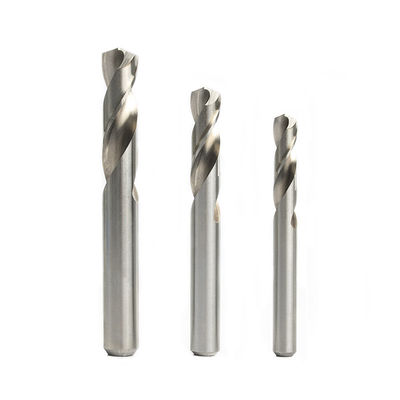 Wiertło karbowane ze stali szybkotnącej do metalu z chwytem równoległym Din1897